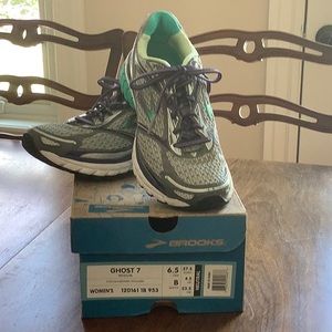Brooks running/walking shoes
